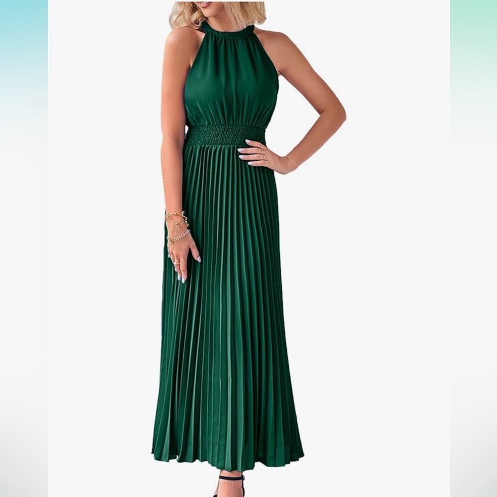 Chic Emerald Pleated Maxi Dress